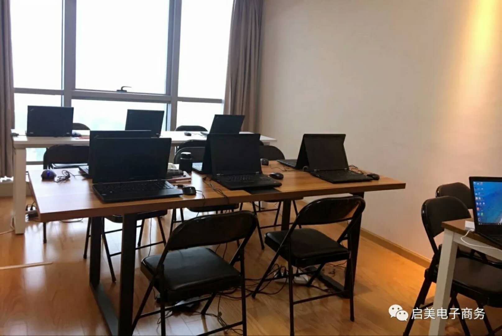 杭州启美电子商务教室环境