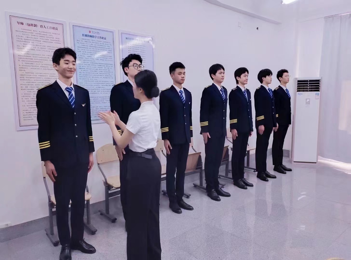 中航学生上课风采