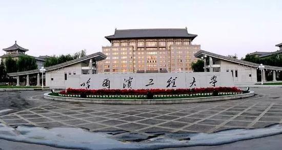 5nY8-fxytqax6916312.jpg