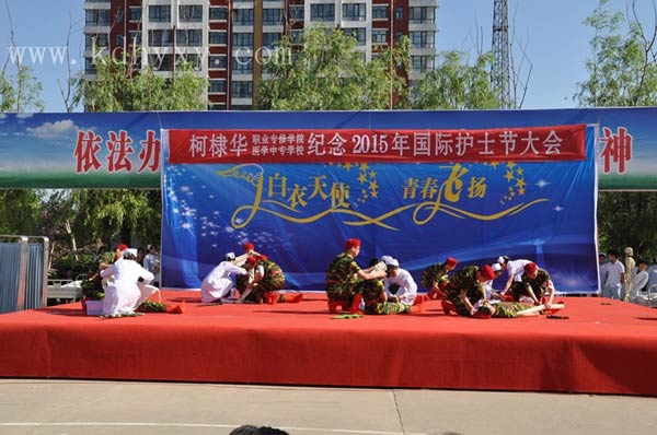 2015年国际护士节大会-情景剧《天使之梦》剧照 2015年国际护士节大会-情景剧《天使之梦》剧照