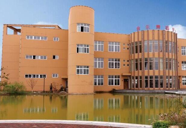 江西泛美中等专业学校<a class='a1' href='/tags30/'>音乐</a><a class='a1' href='/tags104/'>舞蹈</a>艺术楼